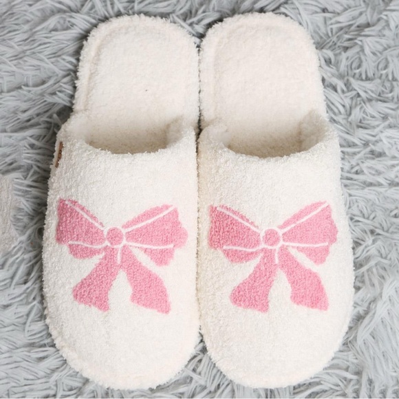 COMFYLUXE Pink Bow Embroidered Luxury Soft Slippers - Picture 1 of 3